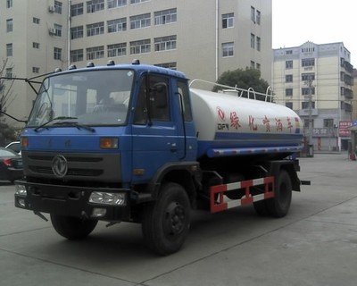 東風(fēng)11噸灑水車 高效多功能的環(huán)境衛(wèi)士